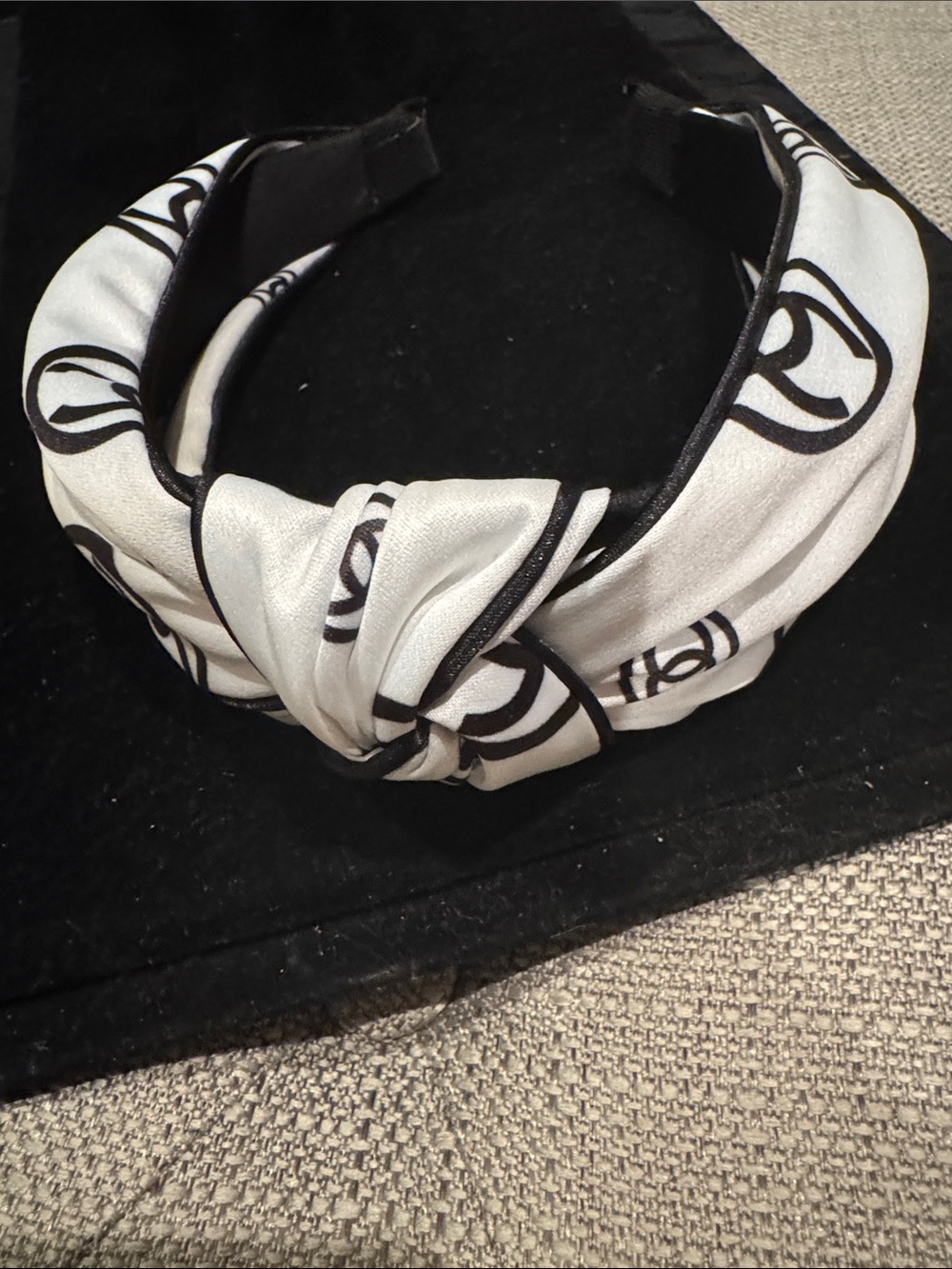 Chanel Black and White Headband - Picture 2 of 7